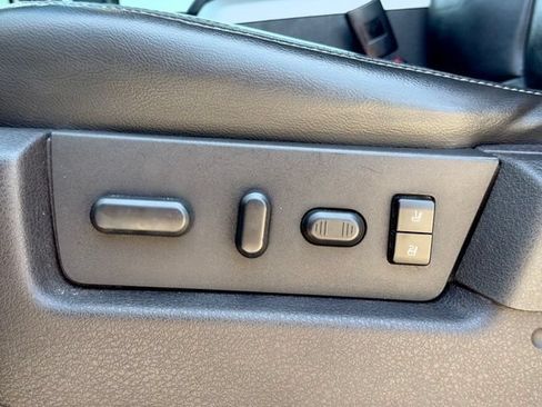 Used 2013 Ford F150 Lariat w/ Lariat Chrome Pkg AWD/4WD image 24