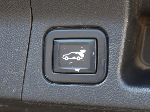 Used 2020 GMC Acadia SLT image 7