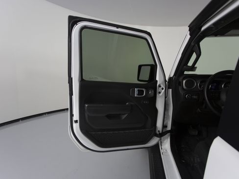 Used 2021 Jeep Wrangler Sport image 10