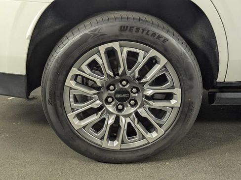 Used 2023 GMC Yukon Denali Ultimate AWD/4WD image 13