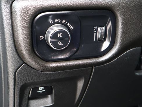 Used 2022 RAM 1500 Big Horn image 24