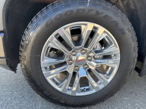 New 2025 GMC Sierra 1500 Denali w/ Denali Carbonpro Edition image 9