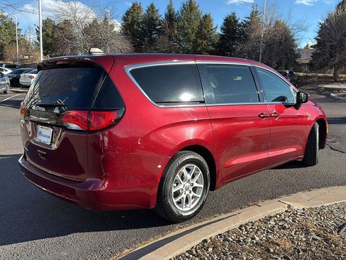 Used 2023 Chrysler Voyager LX image 6
