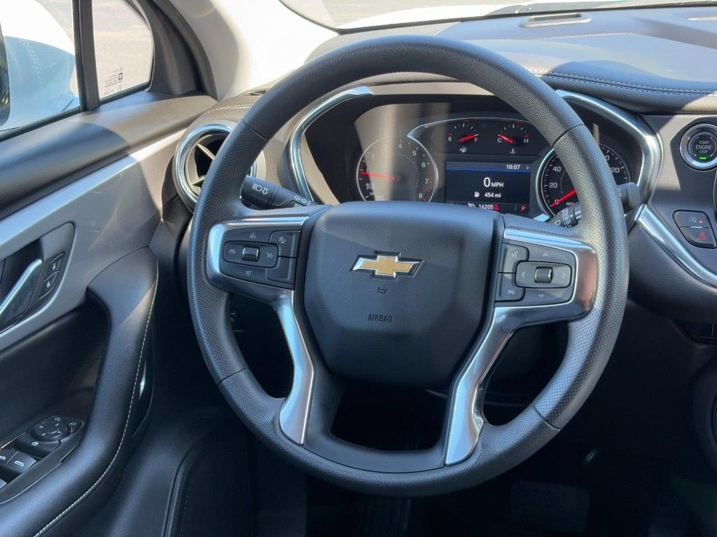 Used 2025 Chevrolet Blazer LT AWD/4WD image 7