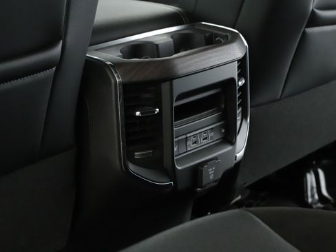 Used 2025 RAM 2500 Laramie AWD/4WD image 7