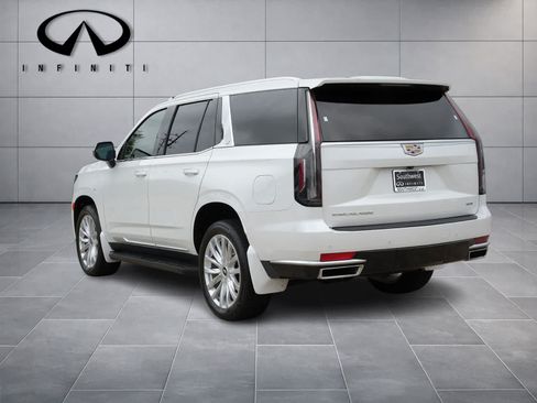 Used 2021 Cadillac Escalade Luxury RWD image 5