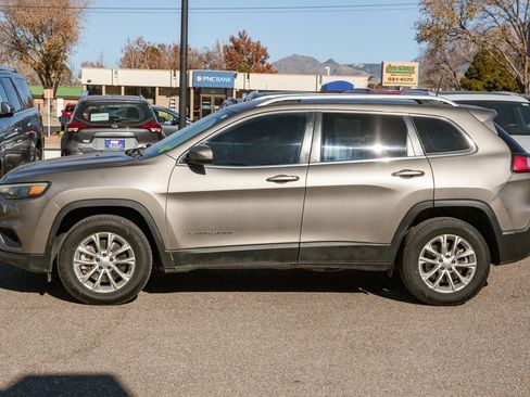 Used 2019 Jeep Cherokee Latitude w/ Popular Appearance Group image 8