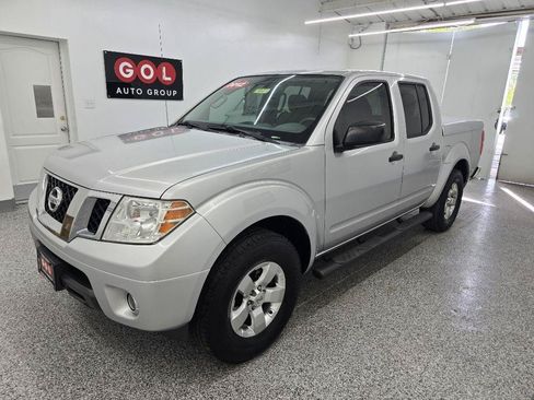 Used 2012 Nissan Frontier SV RWD image 3