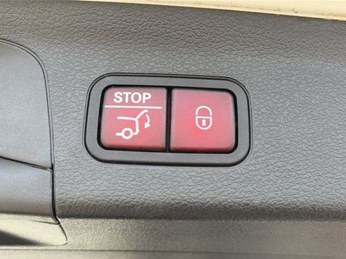 Used 2023 Mercedes-Benz GLS 450 4MATIC w/ AMG Line Exterior image 34