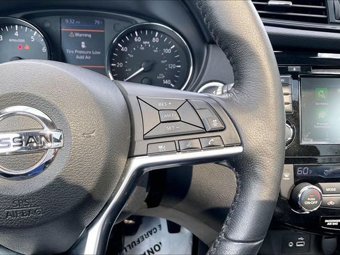 Used 2018 Nissan Rogue SL w/ Premium Package AWD/4WD image 12