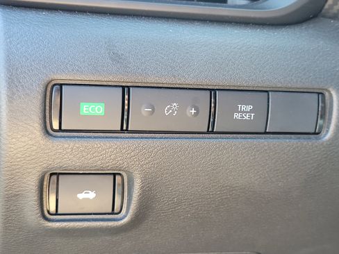 Used 2025 Nissan Sentra S image 30