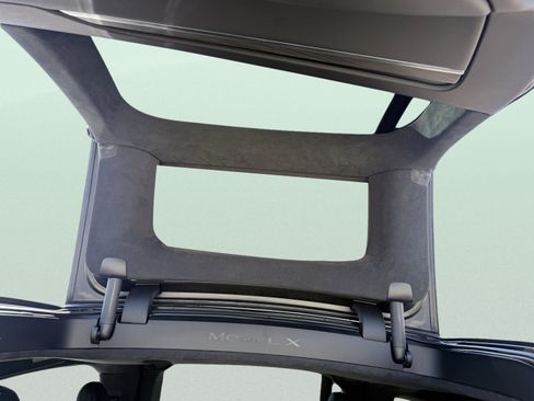 Used 2023 Tesla Model X image 31