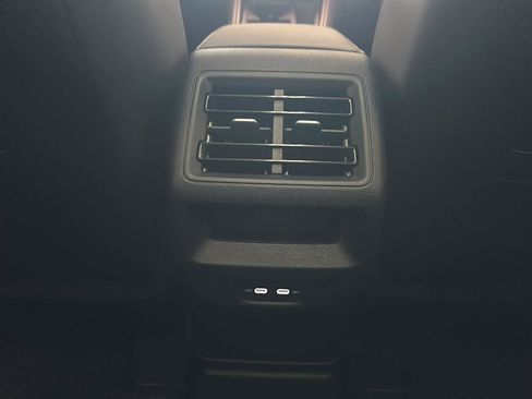Used 2025 Volkswagen Tiguan SE R-Line AWD/4WD image 36