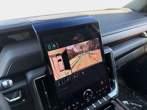 Used 2026 GMC Yukon Denali w/ Advanced Technology Package AWD/4WD image 45