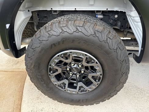 Used 2025 Ford F150 Raptor w/ Equipment Group 803A Raptor R AWD/4WD image 18