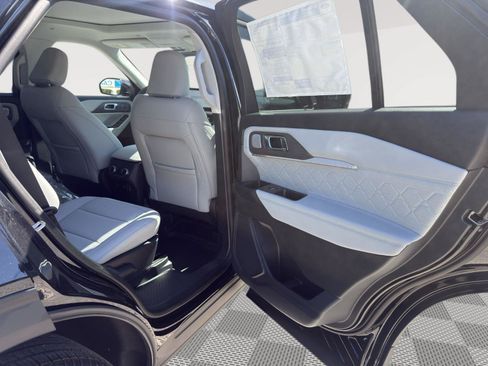 New 2026 Ford Explorer Platinum w/ LUX Leather Package AWD/4WD image 7