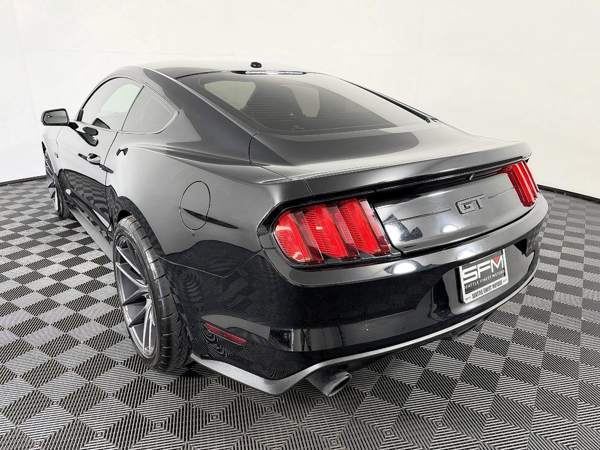 Used 2017 Ford Mustang GT Premium w/ GT Performance Package RWD image 13