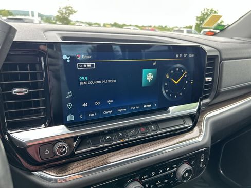 Used 2023 Chevrolet Silverado 1500 LT AWD/4WD image 28
