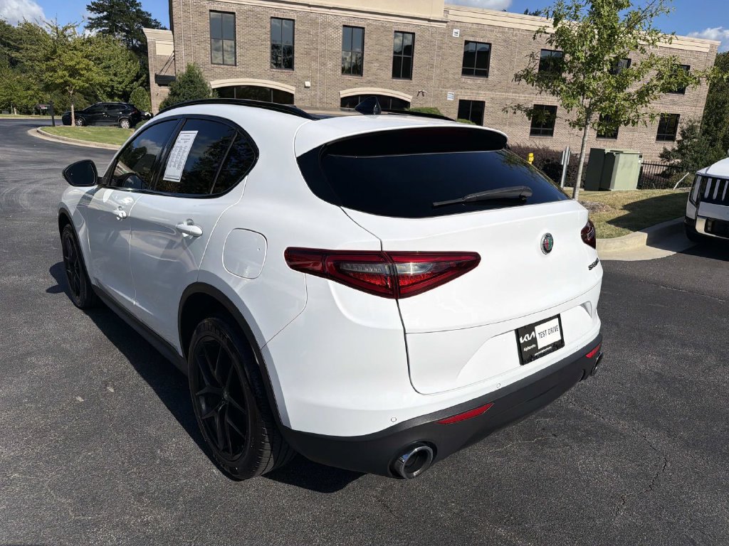 Used 2021 Alfa Romeo Stelvio Sprint w/ Nero Edizione RWD image 5