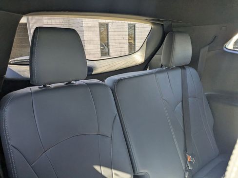 Used 2024 Buick Enclave Premium image 29