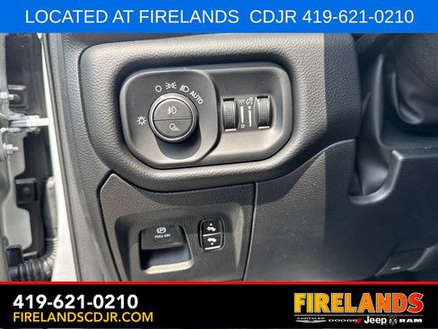 New 2026 RAM 1500 4x4 Crew Cab image 14