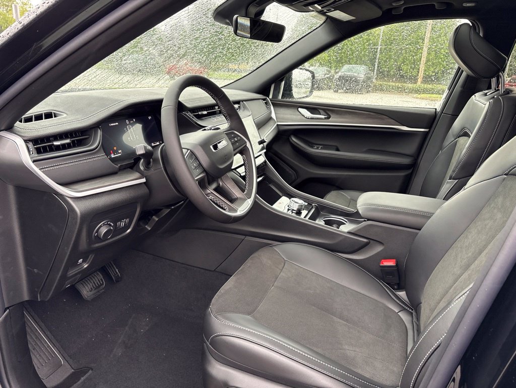 New 2026 Jeep Grand Cherokee Altitude AWD/4WD image 6
