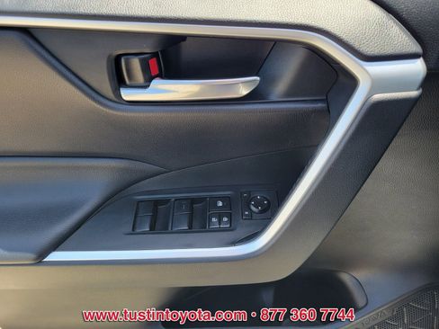 Certified 2020 Toyota RAV4 XLE w/ Convenience Package FWD image 17