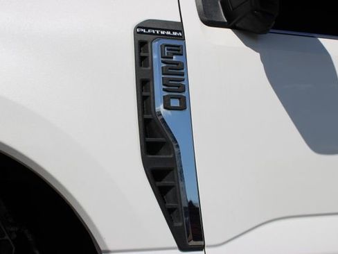 Used 2024 Ford F250 Platinum w/ FX4 Off-Road Package image 21