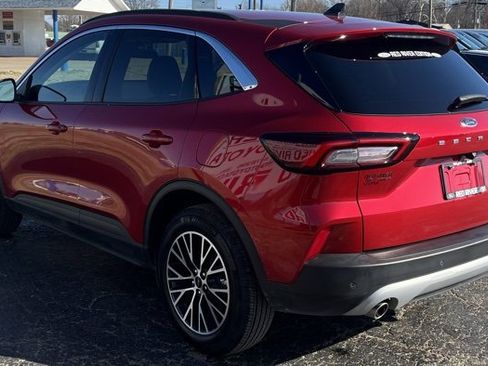 Used 2024 Ford Escape SE image 6