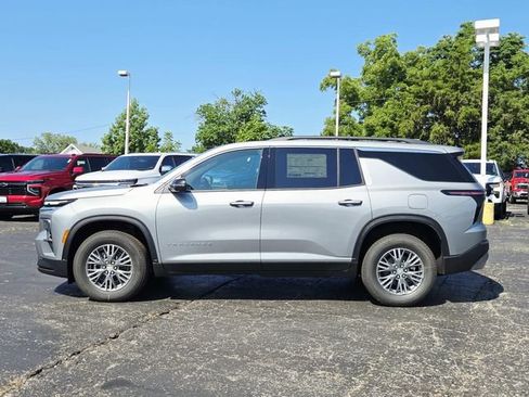 New 2026 Chevrolet Traverse LT w/ Driver Confidence Package FWD image 2