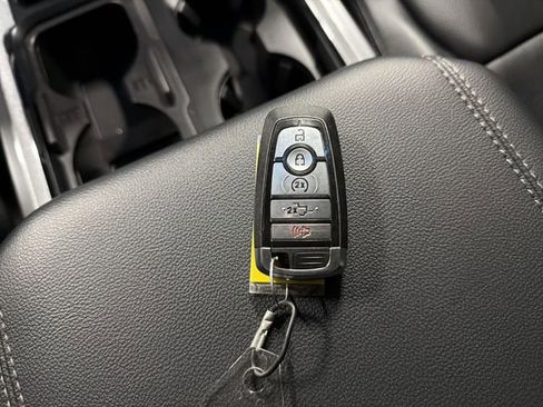 Used 2024 Ford F250 Lariat w/ Chrome Package image 35