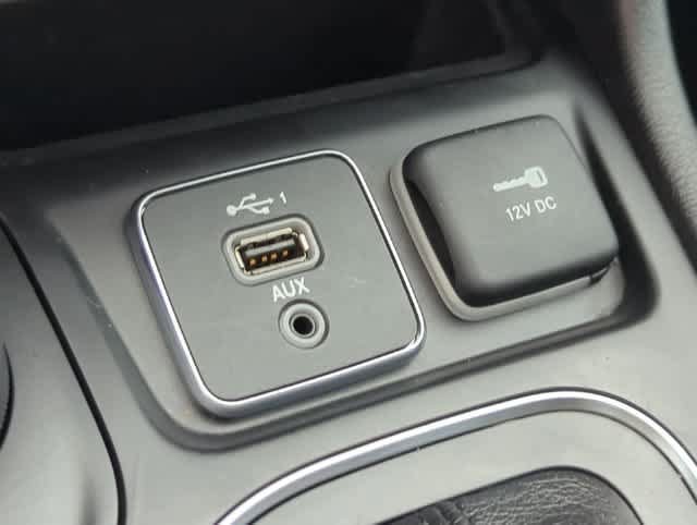 Certified 2020 Jeep Cherokee Latitude Plus w/ Cold Weather Group AWD/4WD image 30