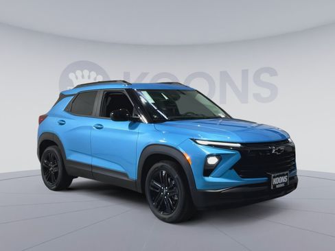 New 2026 Chevrolet TrailBlazer LT FWD image 2