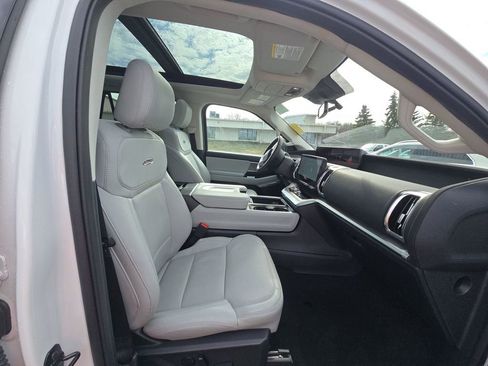 Used 2025 Ford Expedition Max Platinum image 13