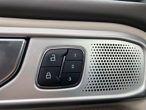 Used 2021 Ford Explorer Platinum w/ Equipment Group 601A image 12