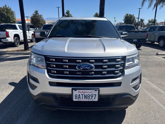 Used 2017 Ford Explorer FWD image 2