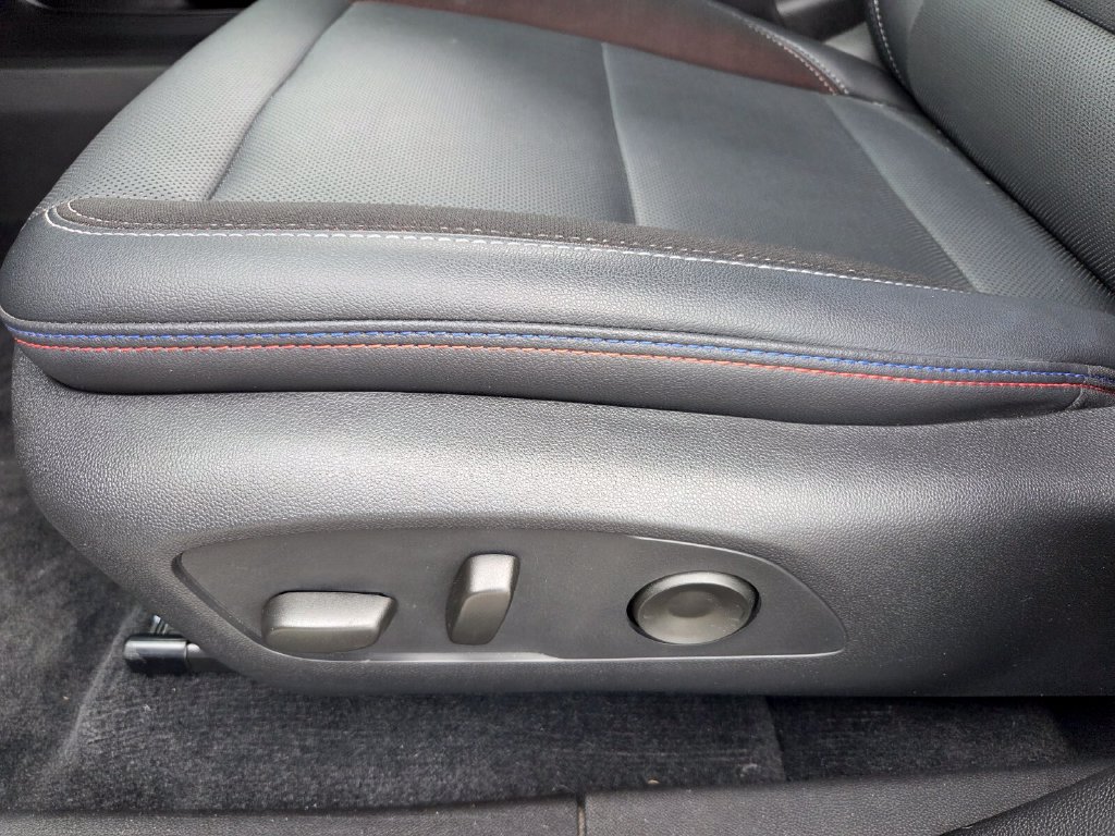 Certified 2025 Chevrolet Equinox EV RS FWD image 6