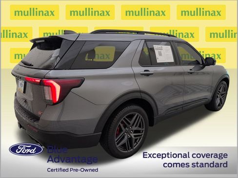 Used 2025 Ford Explorer ST w/ Sun And Sound Package AWD/4WD image 3
