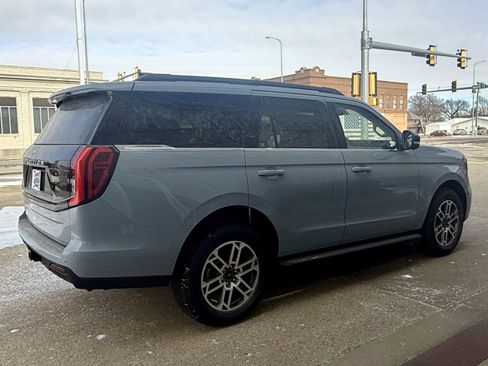 New 2025 Ford Expedition Active AWD/4WD image 5