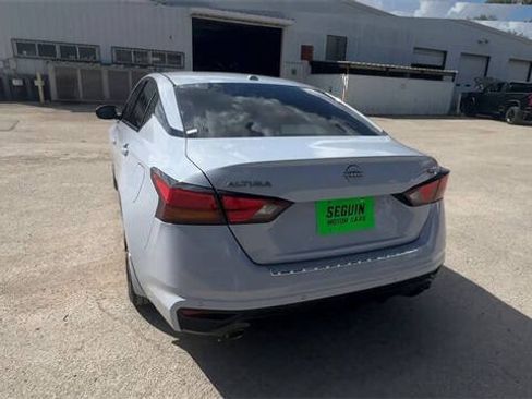 Used 2023 Nissan Altima 2.5 SR w/ SR Premium Package FWD image 7