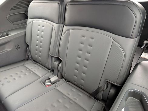 Certified 2024 Kia EV9 Wind image 21