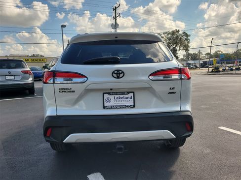 Used 2022 Toyota Corolla Cross LE image 7