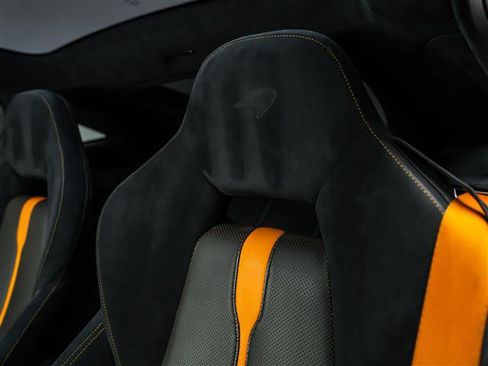 Used 2017 McLaren 570S image 22