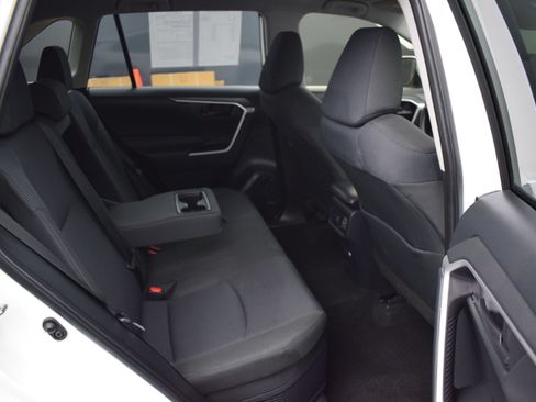 Used 2025 Toyota RAV4 LE AWD/4WD image 11