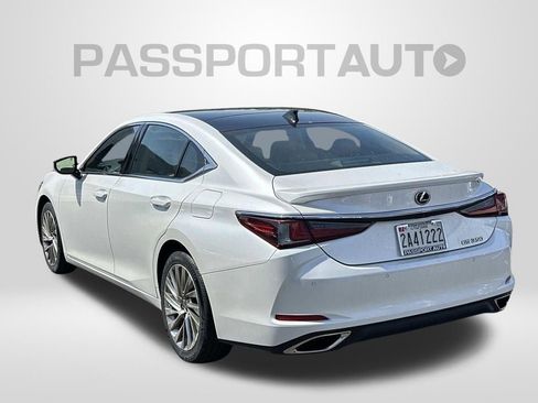 Used 2022 Lexus ES 350 Ultra Luxury w/ Accessory Package 2 FWD image 2