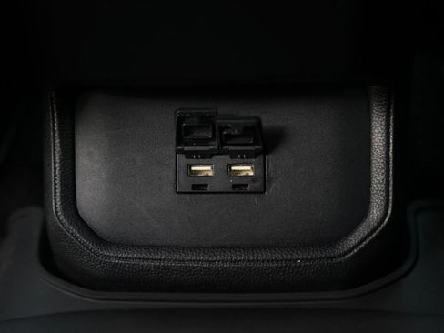 Used 2020 Toyota Highlander XLE image 18