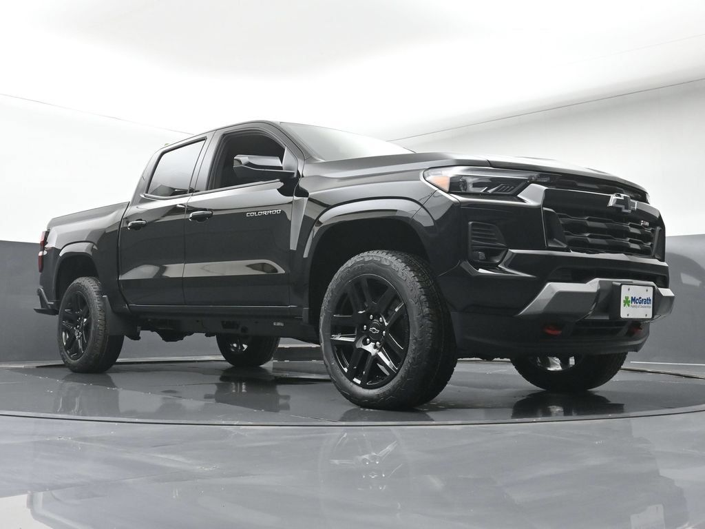Used 2025 Chevrolet Colorado Z71 w/ Z71 Convenience Package 2 AWD/4WD image 28