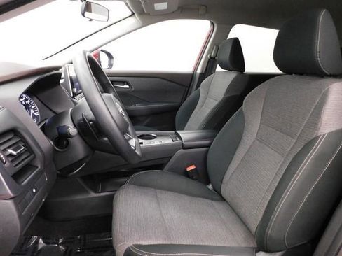 Used 2023 Nissan Rogue SV image 18