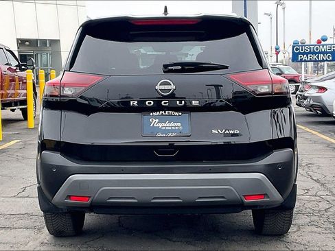 Used 2022 Nissan Rogue SV w/ SV Premium Package image 3