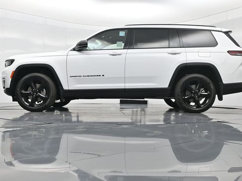 New 2025 Jeep Grand Cherokee L Limited w/ Black Appearance Package image 59